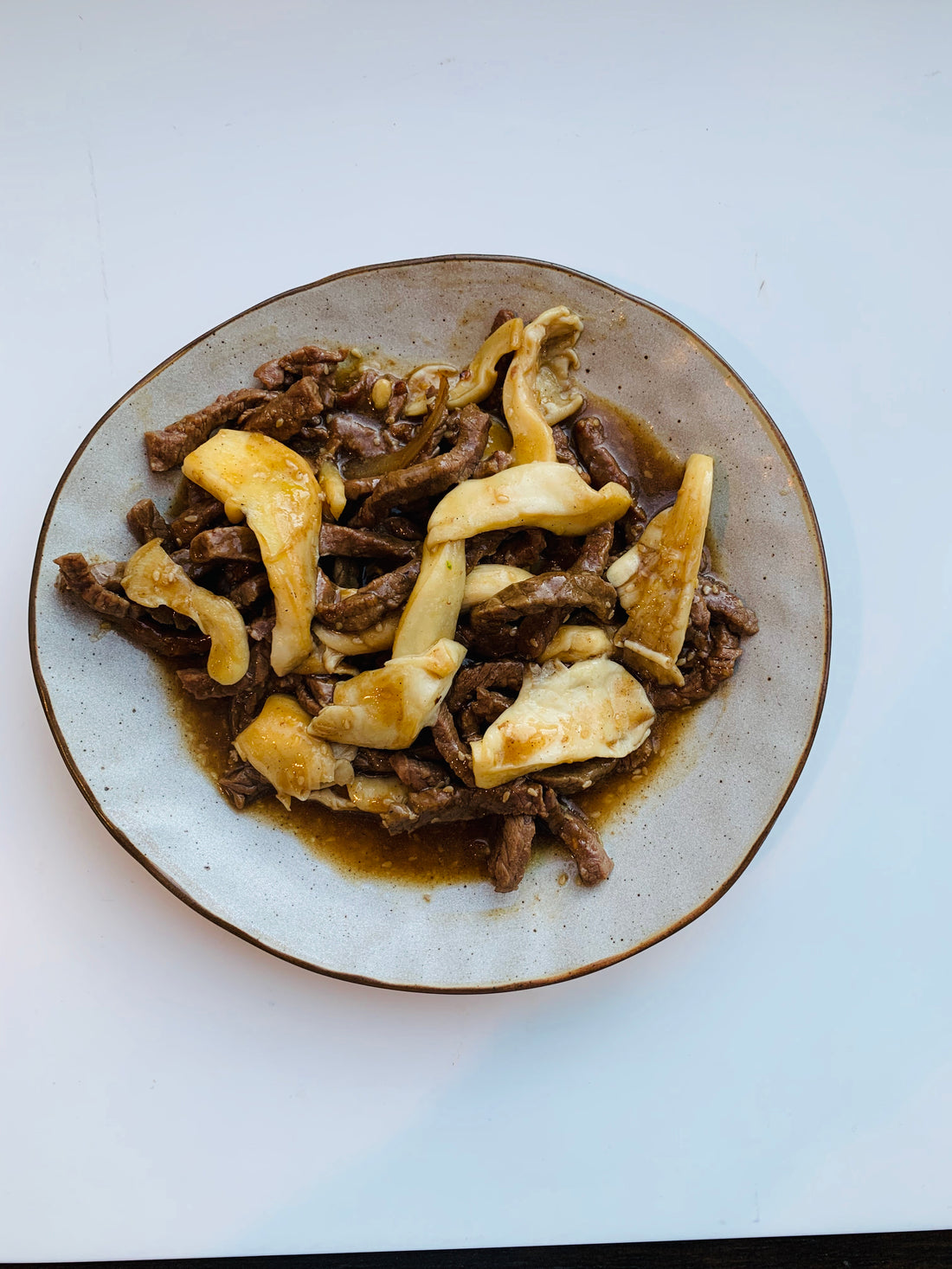GINGERY BEEF & OYSTER MUSHROOM STIR-FRY
